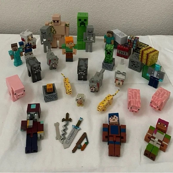 Minecraft Figures Animals And Accessories Lot of 35